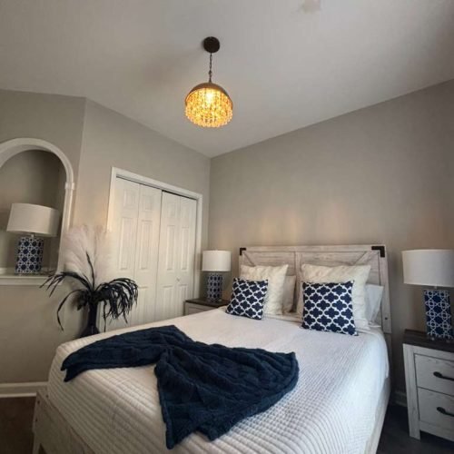 Bedroom 3 (queen bed)